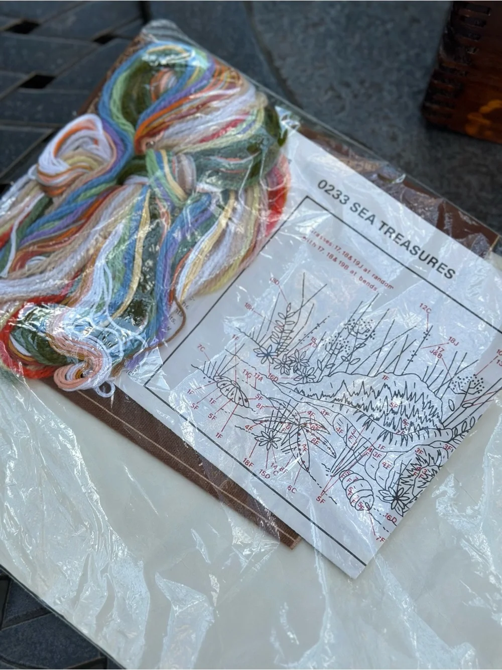 Vintage Creative Circle Sea Treasures Crewel Embroidery Kit 0233